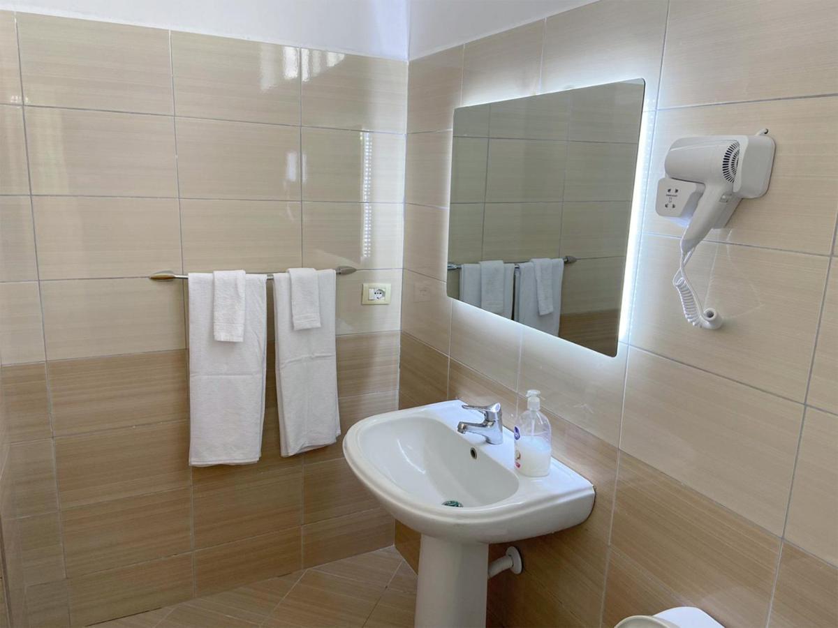 Guesthouse Niko ベラト エクステリア 写真