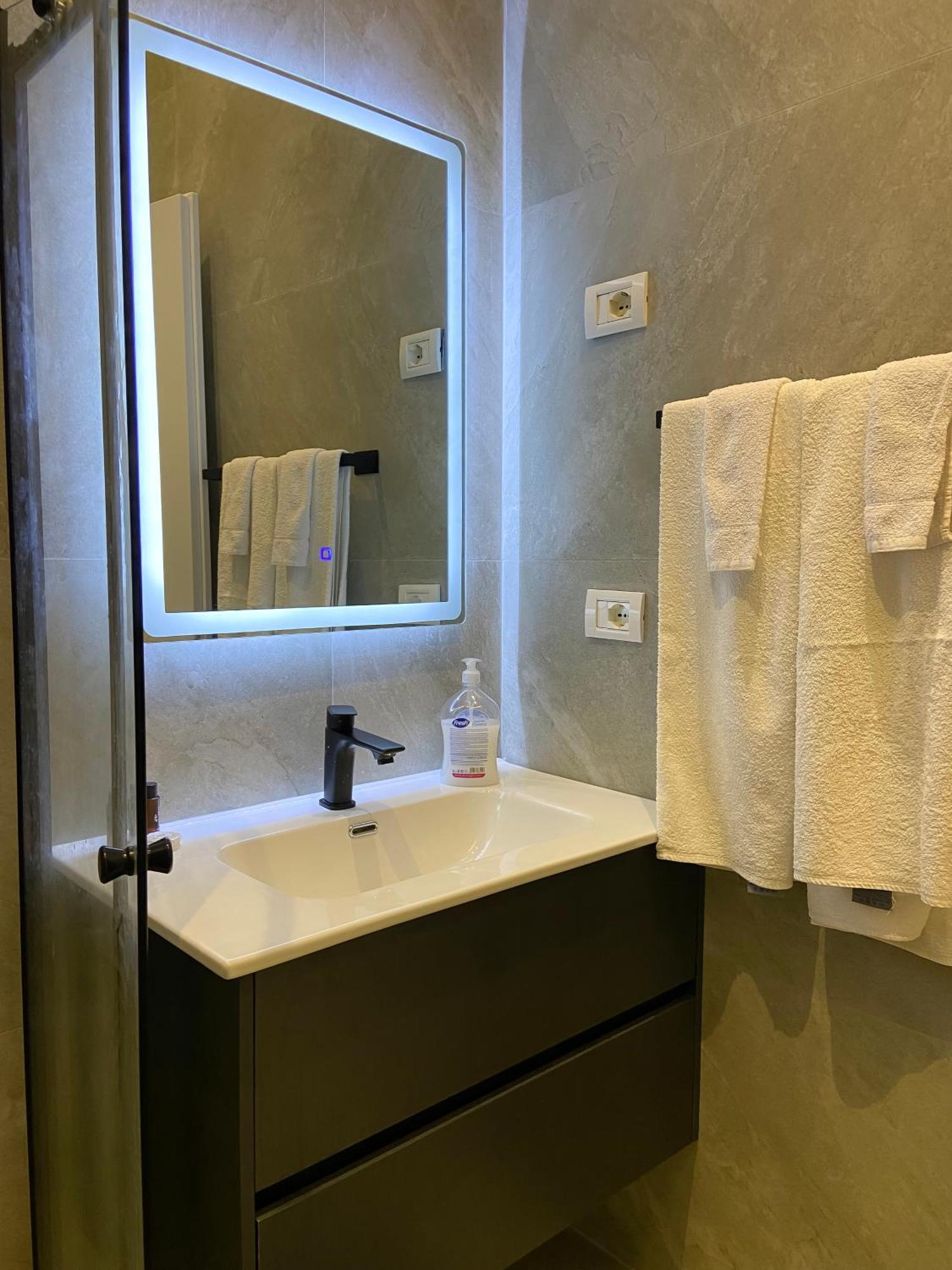 Guesthouse Niko ベラト エクステリア 写真